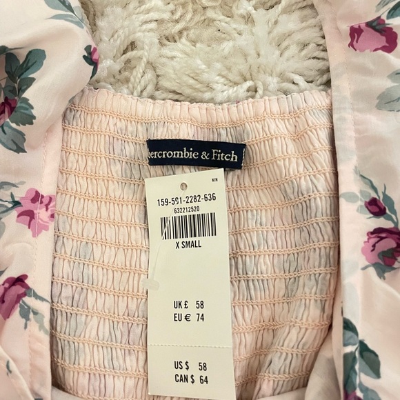 NWT Abercrombie & Fitch Size XS Floral Ruffle Romper Light Pink - Picture 3 of 4